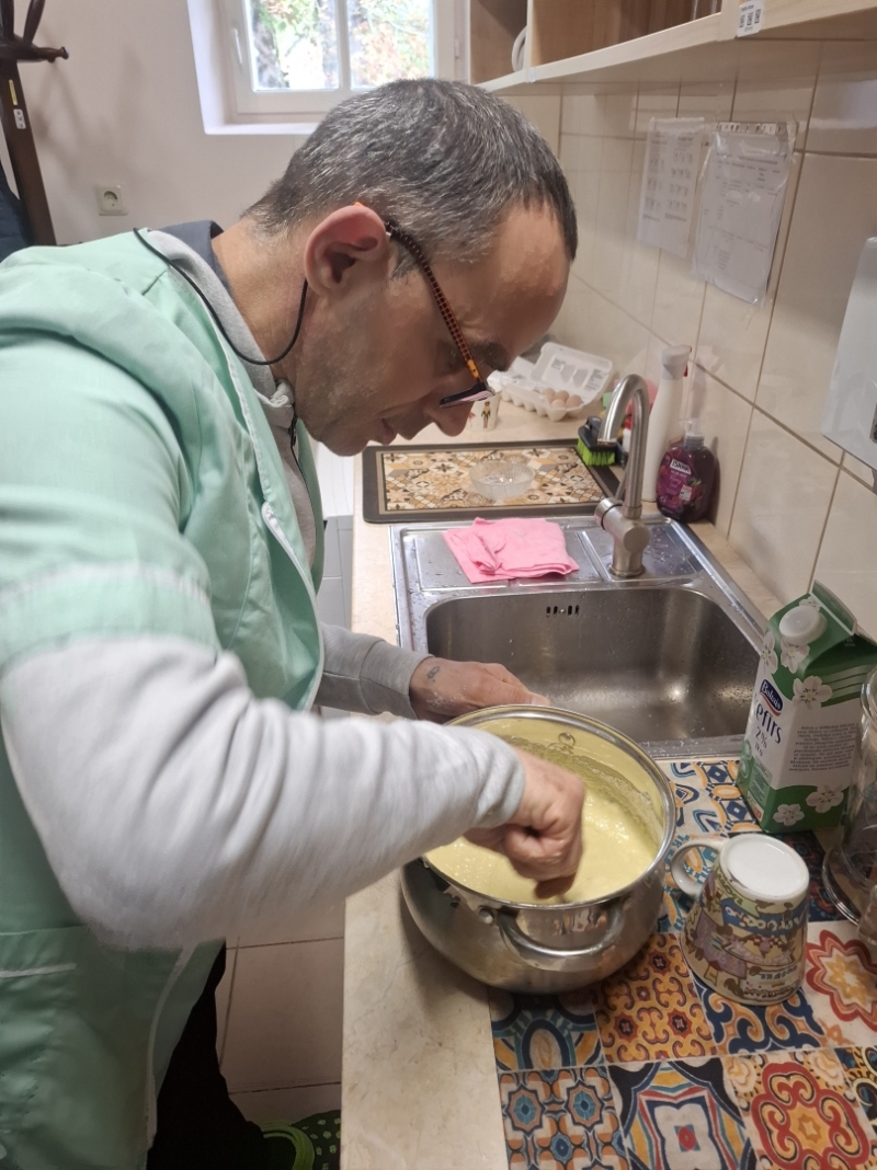 Rudens smarža un kopā būšanas prieks – ābolu plātsmaize “Aizvīķos”