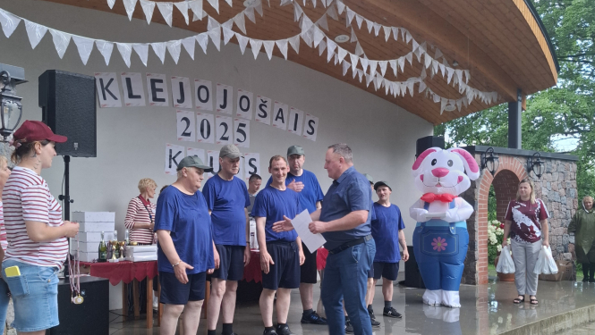 Klejojošais kauss