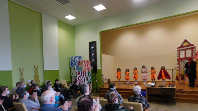 Ļaujiet pavasarim dzīvot jūsu sirdī neatkarīgi no tā, kas ir aiz loga!