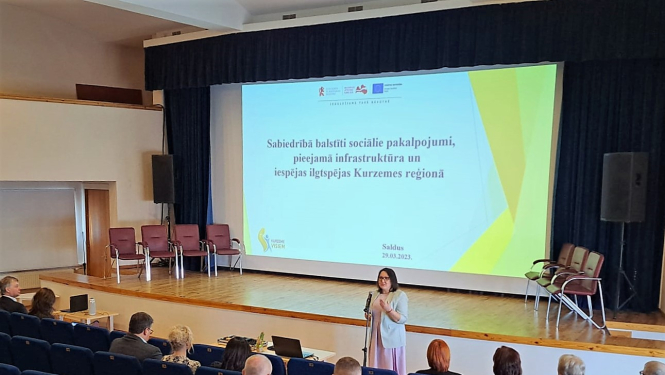 Saldū diskutē par deinstitucionalizācijas procesa norisi Kurzemes reģionā un sabiedrībā balstītu sociālo pakalpojumu ilgtspēju