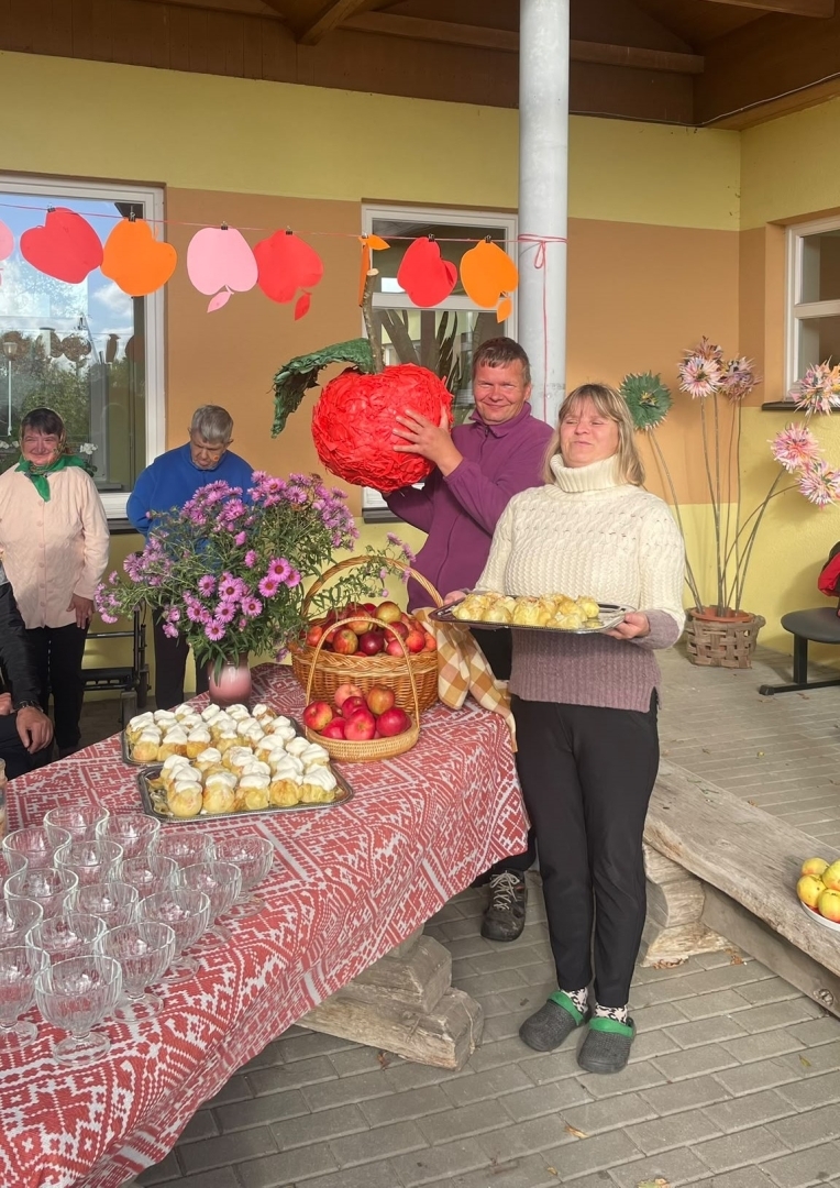 “Rudens brīnums – ābols!” – gardi un jautri rudens svētki “Gudeniekos”
