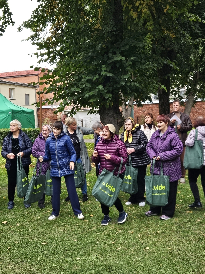 “Krāsainais ceļojums apkārt pasaulei” – kopā būšanas prieks, krāsas un aizraujoši piedzīvojumi filiālē “Liepāja”
