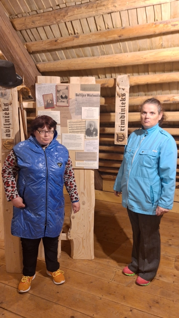 Filiāles “Dundaga” klienti iepazīst Kubalu skolas muzeju
