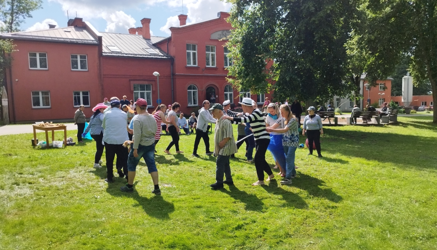 Jūras vēsmas, sportiskas aktivitātes un gardi mirkļi