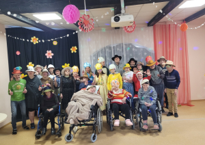 Krāsainā “Cepuru balle” Aizvīķos – radošums, prieks un kopā būšana