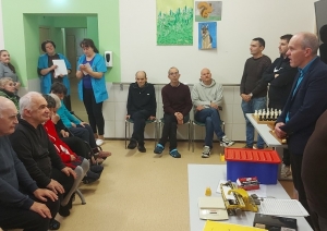 Neredzīgie stāsta klientiem par neredzīgo sadzīvi