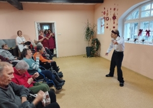 Latvijas valsts svētku svinēšana Aizvīķos