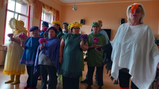 “Diskotēka dīķī” – pārsteiguma, draudzības un kopā būšanas prieks filiālē “Veģi”