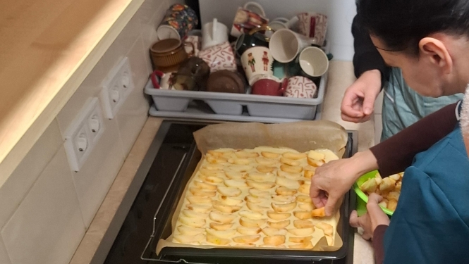 Rudens smarža un kopā būšanas prieks – ābolu plātsmaize “Aizvīķos”
