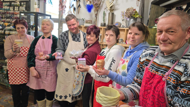 Radošs un iedvesmojošs rīts Liepājā “Gudenieku” filiāles klientiem