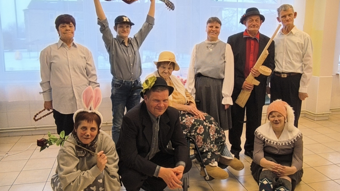 Pavasari ieskandinot – “Gudenieku” filiālē dziesmas, dejas un sirsnīgi smaidi