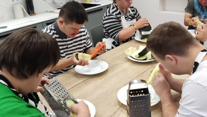 Ģimeniska sajūta ar pankūku smaržu un kopā būšanu!