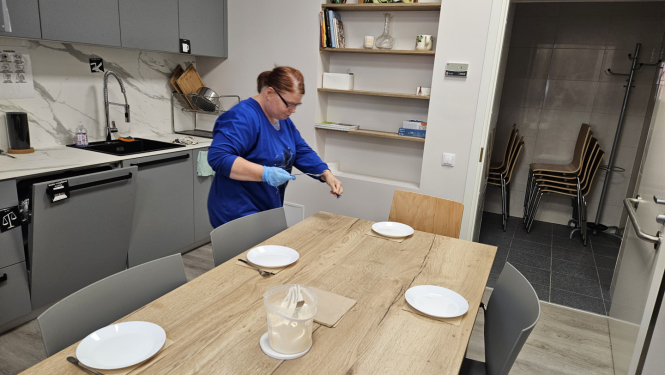 Atkārtojam galda un tā klāšanas kultūras prasmes Atkārtojam galda un tā klāšanas kultūras prasmes