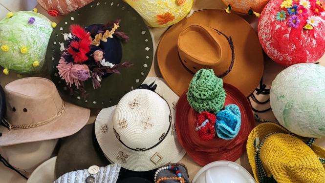 Krāsainā “Cepuru balle” Aizvīķos – radošums, prieks un kopā būšana