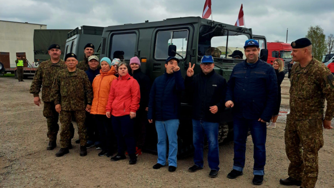 “Brīvības svētku” militārā parāde