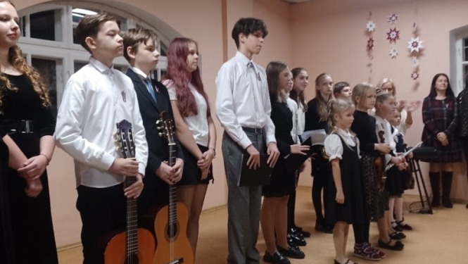 ciemos skolēni no Vaiņodes mūzikas skolas