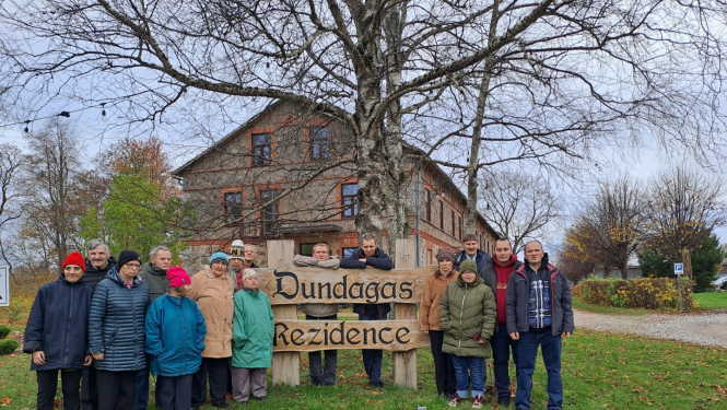 Paldies, “Darba rūķiem”.