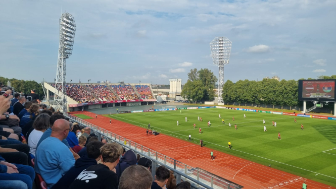 Lielais futbols klātienē