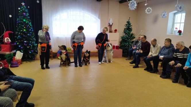 Aizvīķos ciemojās CANIS GROUP