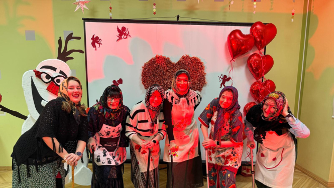 Ar varenu vērienu un ovācijām filiālē “Liepāja” norisinājās netradicionālā modes skate un popiela vienā šovā “Modes un Mīlas hits”.