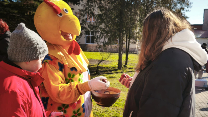 Lieldienu prieks filiālē “Liepāja” – tradīcijas, rotaļas un pavasara garša