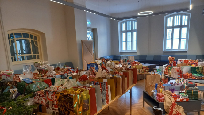 Dāsnās dāvanas no Liepājas Valsts 1.ģimnāzijas 03