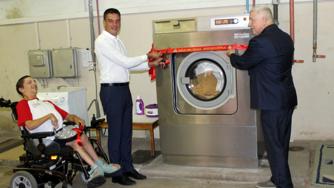 Filiāle "Liepāja" svinīgi atklāj saņemto dāvinājumu 06