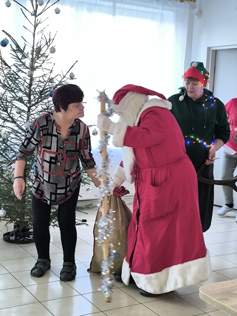 Smiekli, dejas un svētku prieks “Gudeniekos”