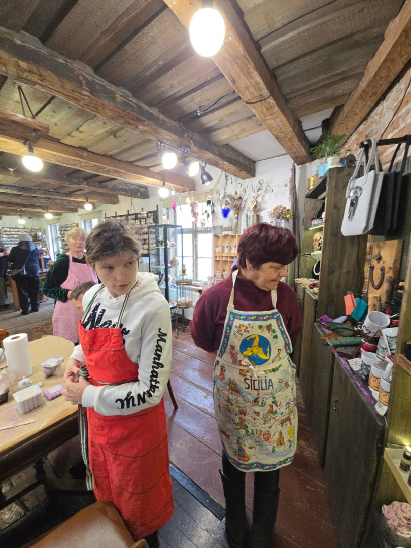 Radošs un iedvesmojošs rīts Liepājā “Gudenieku” filiāles klientiem