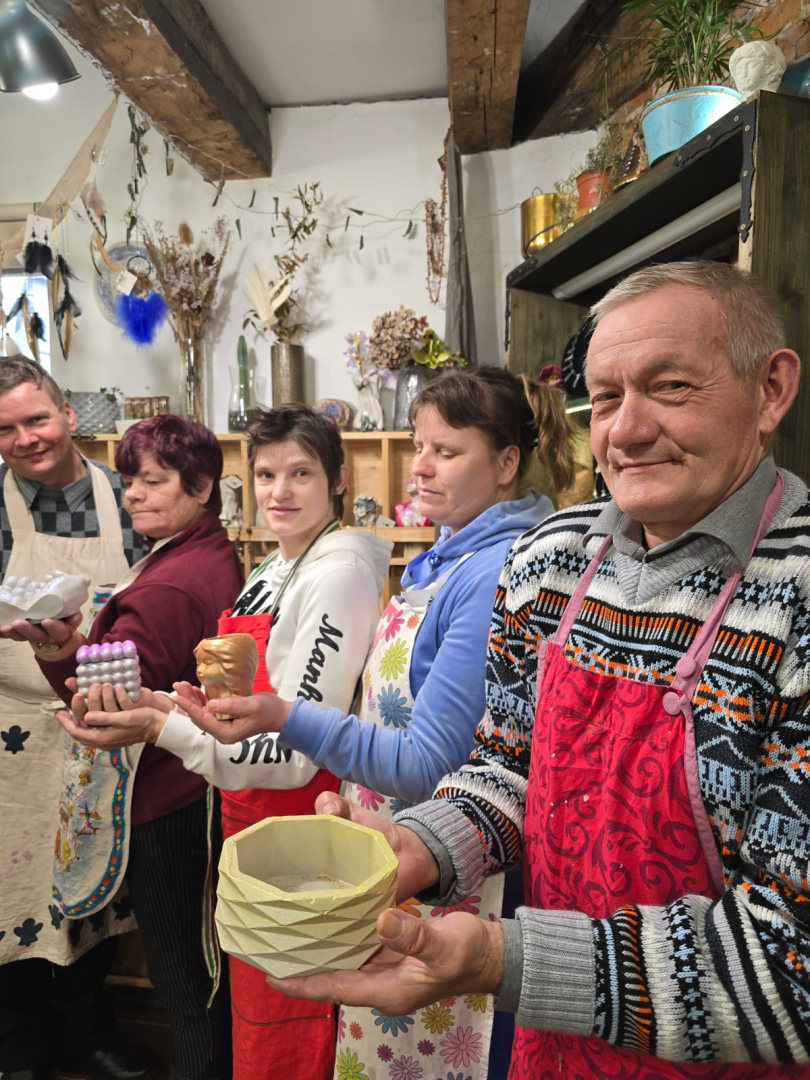 Radošs un iedvesmojošs rīts Liepājā “Gudenieku” filiāles klientiem
