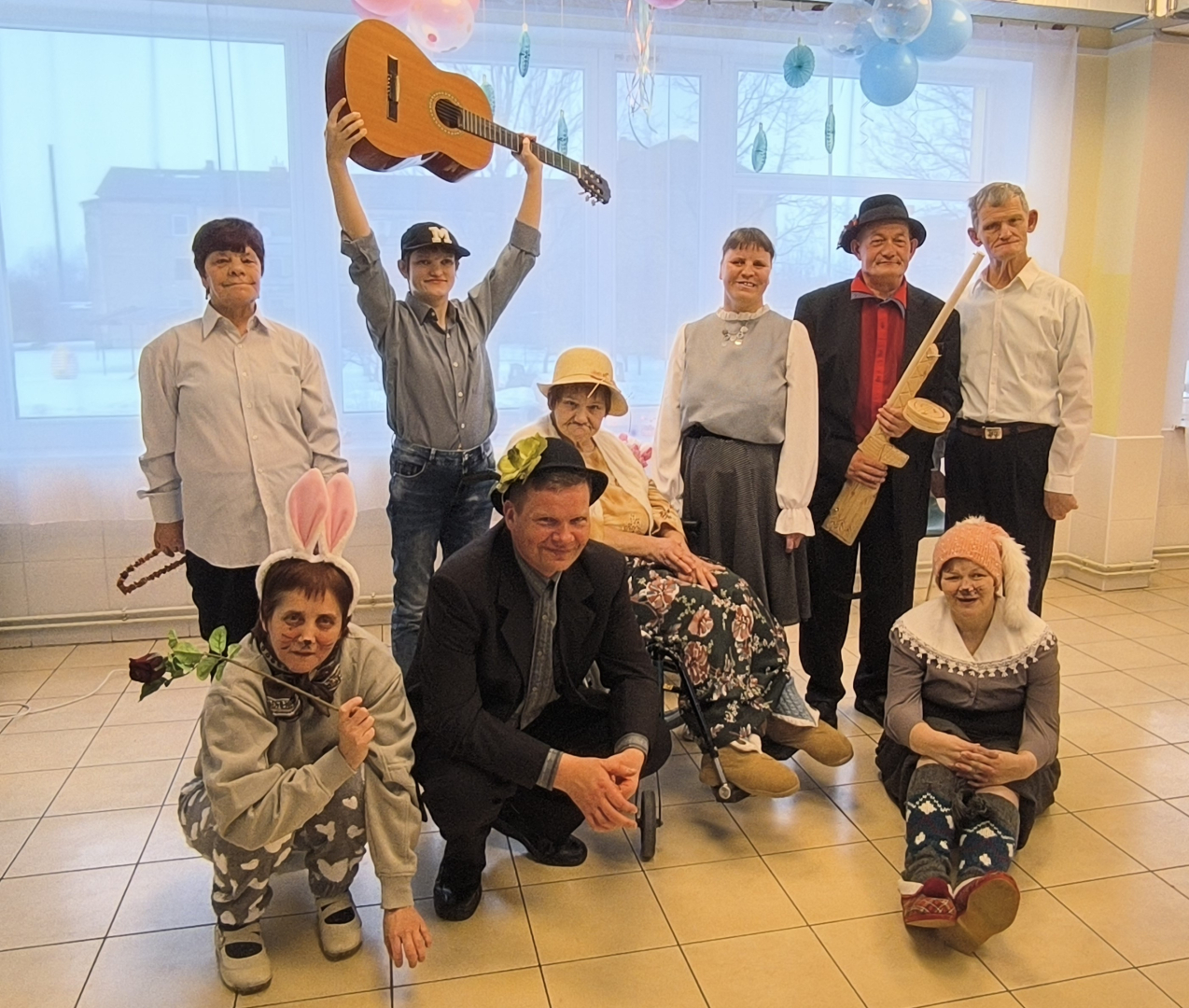 Pavasari ieskandinot – “Gudenieku” filiālē dziesmas, dejas un sirsnīgi smaidi