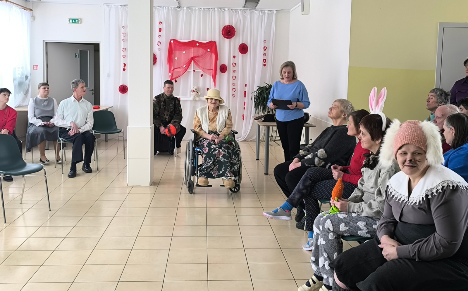 Pavasari ieskandinot – “Gudenieku” filiālē dziesmas, dejas un sirsnīgi smaidi