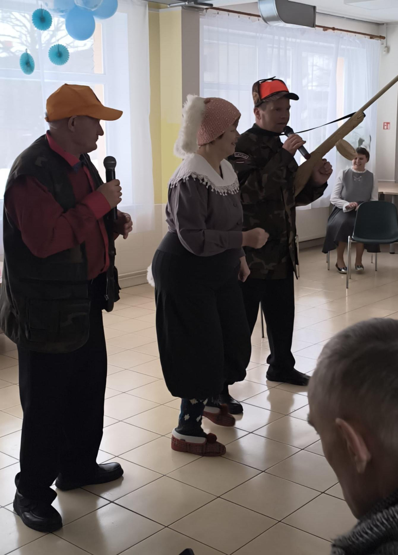 Pavasari ieskandinot – “Gudenieku” filiālē dziesmas, dejas un sirsnīgi smaidi