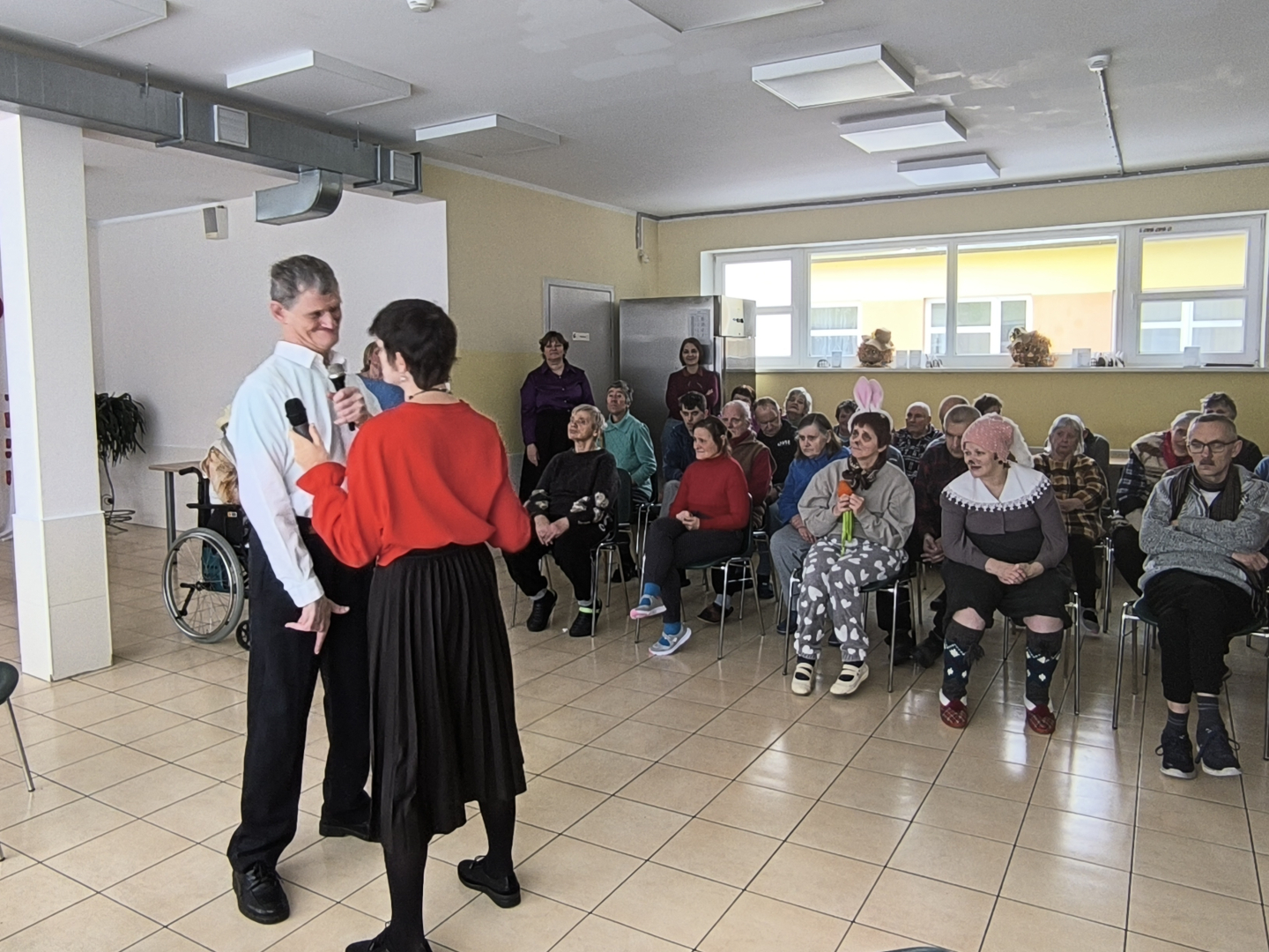 Pavasari ieskandinot – “Gudenieku” filiālē dziesmas, dejas un sirsnīgi smaidi