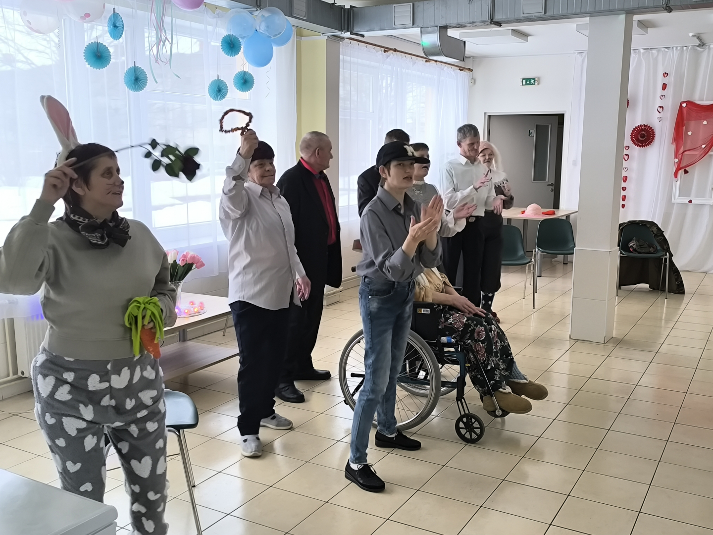 Pavasari ieskandinot – “Gudenieku” filiālē dziesmas, dejas un sirsnīgi smaidi