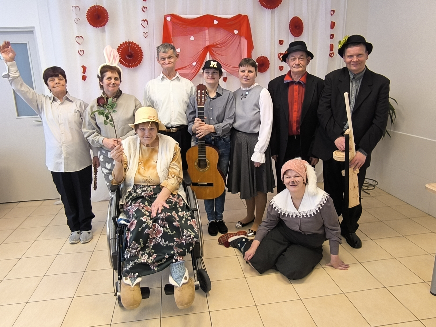 Pavasari ieskandinot – “Gudenieku” filiālē dziesmas, dejas un sirsnīgi smaidi