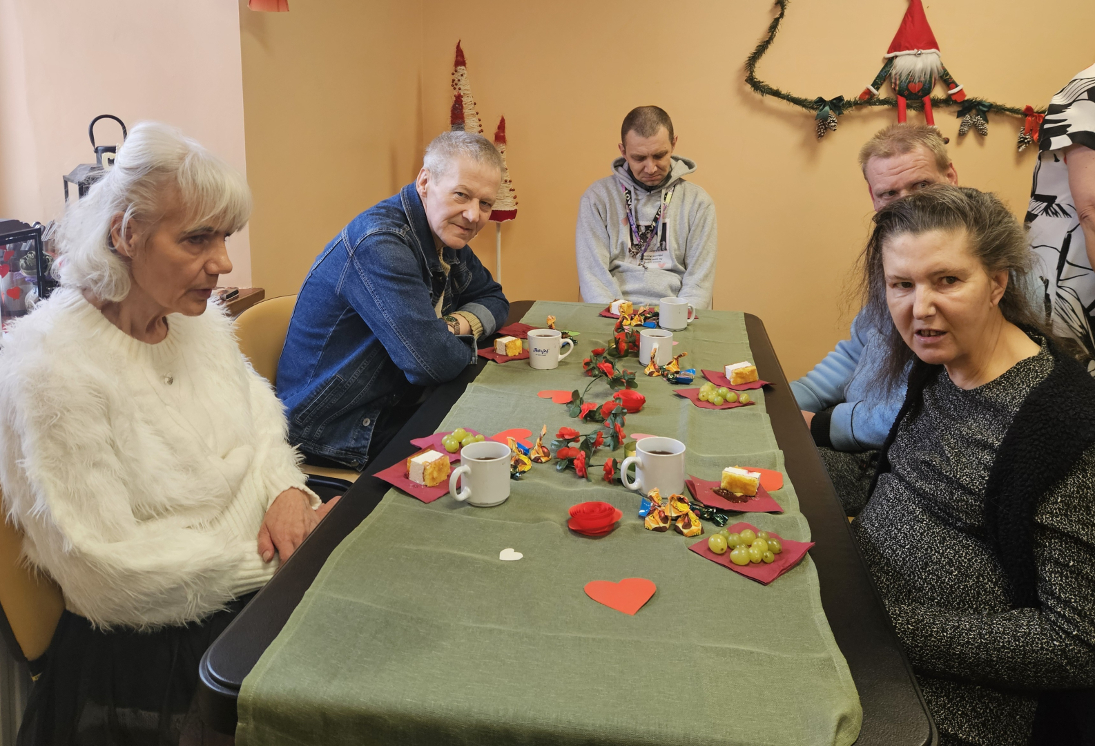 Sirsnīgs vakars sveču gaismā – draudzības un mīlestības noskaņās Dundagā