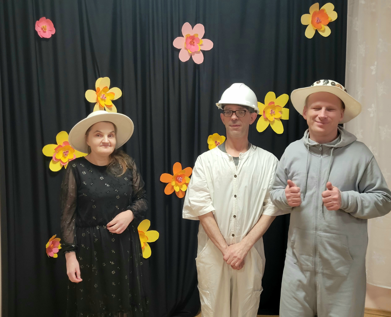 Krāsainā “Cepuru balle” Aizvīķos – radošums, prieks un kopā būšana