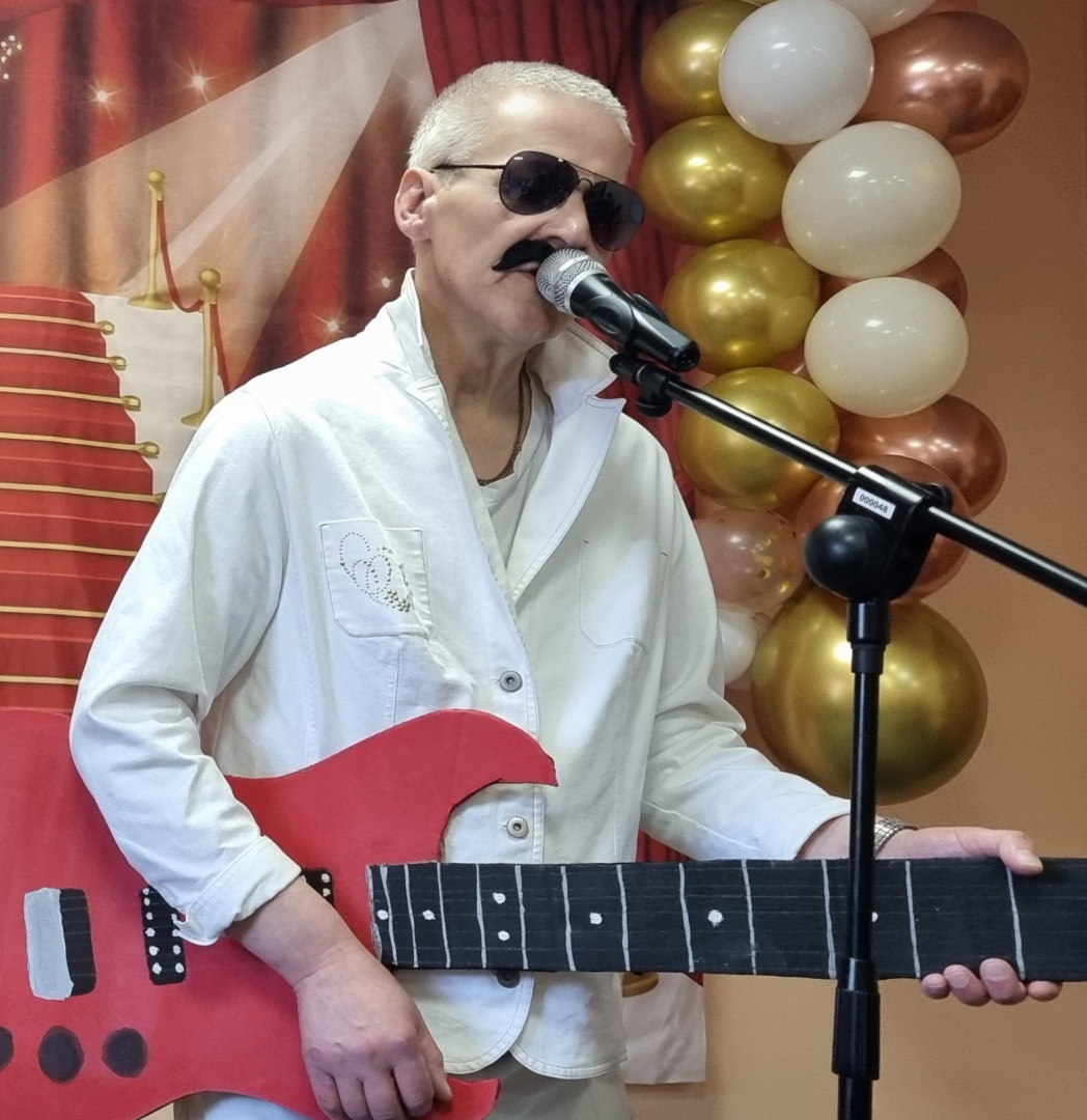 **Popielas spožums Dundagā – no Turaidas roze līdz Elvis Presley un Intars Busulis “Bēbīšu maršam”**