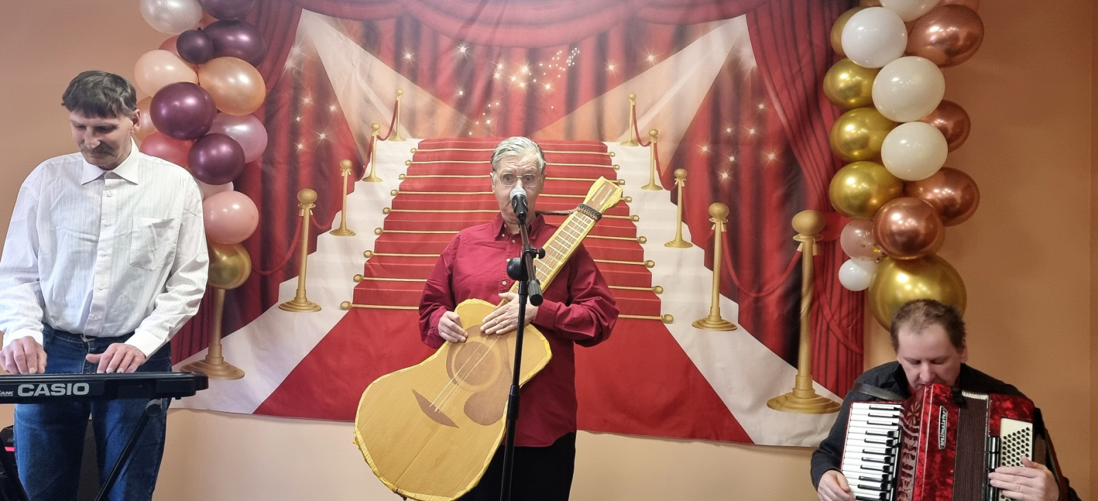 **Popielas spožums Dundagā – no Turaidas roze līdz Elvis Presley un Intars Busulis “Bēbīšu maršam”**