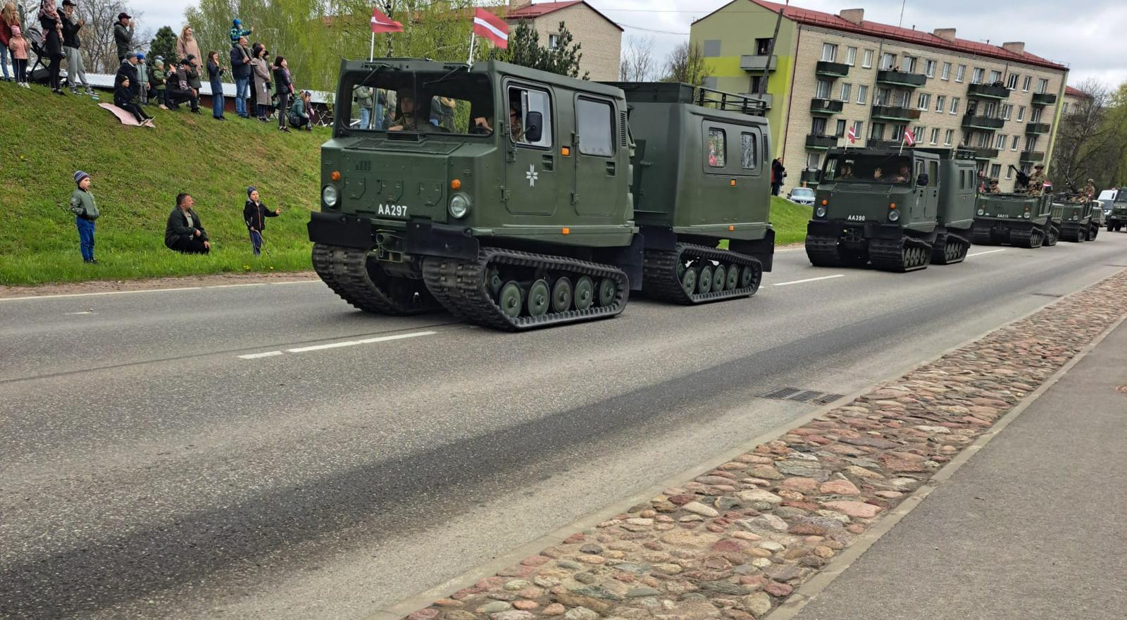 “Brīvības svētku” militārā parāde