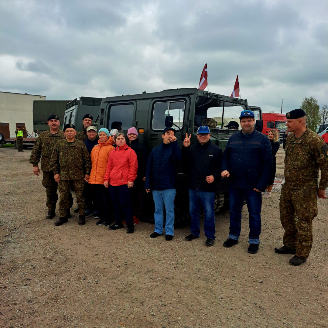 “Brīvības svētku” militārā parāde