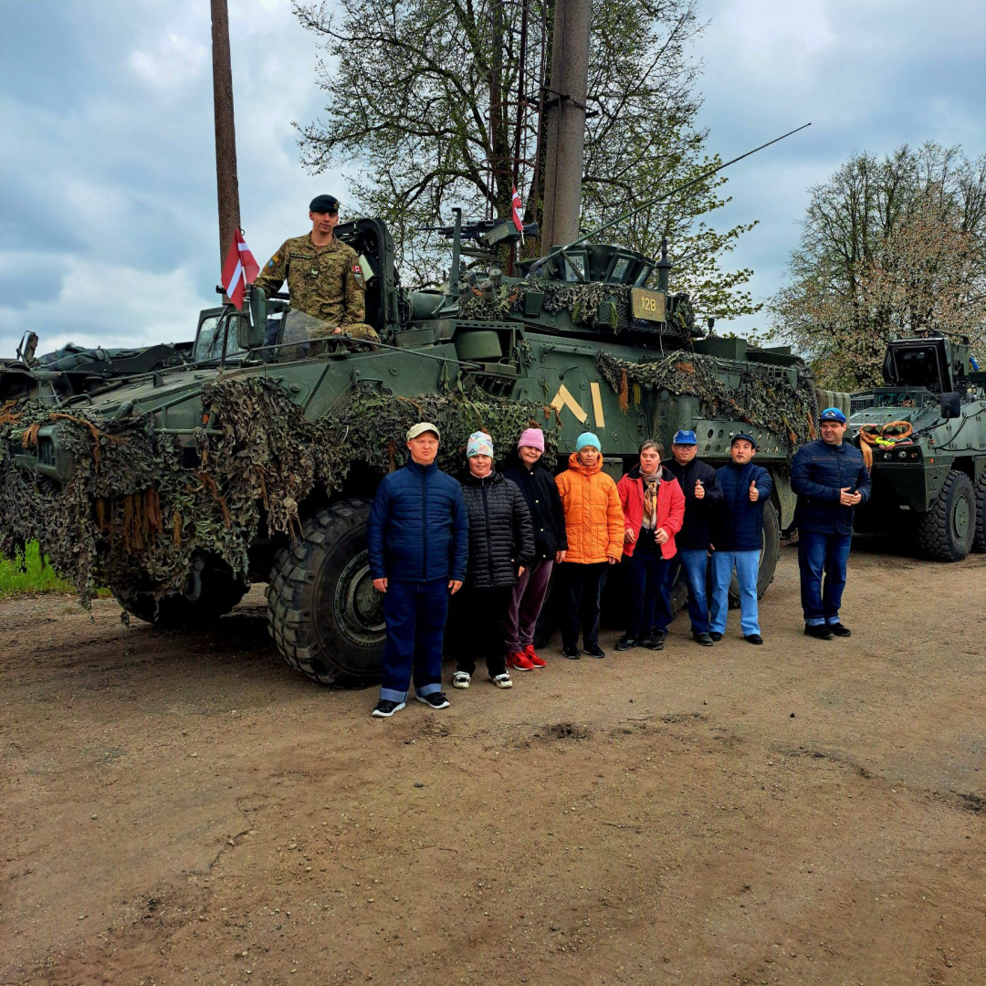 “Brīvības svētku” militārā parāde