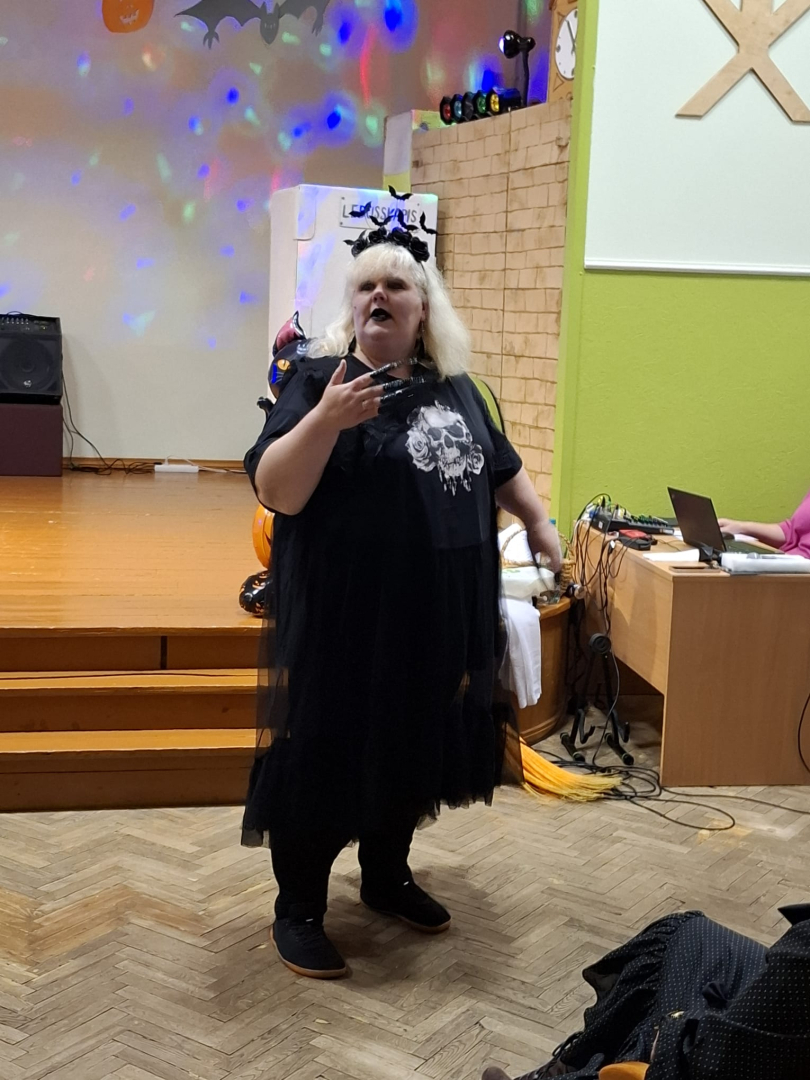 Helloveen popiela Iļģu muižā