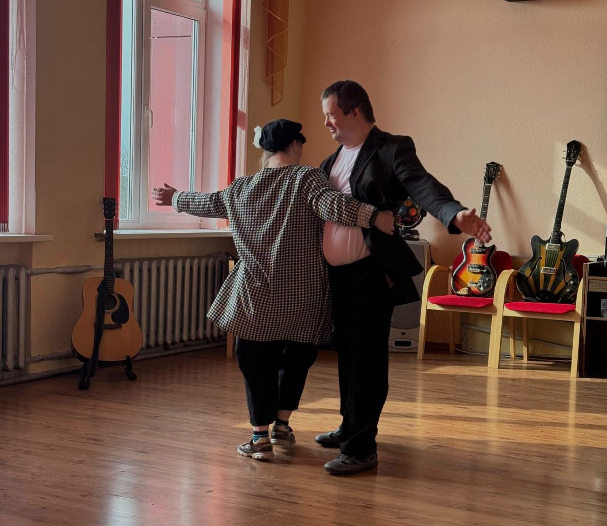 Kad zvaigznes tiekas: mūzika, radošums un prieks “Veģos”