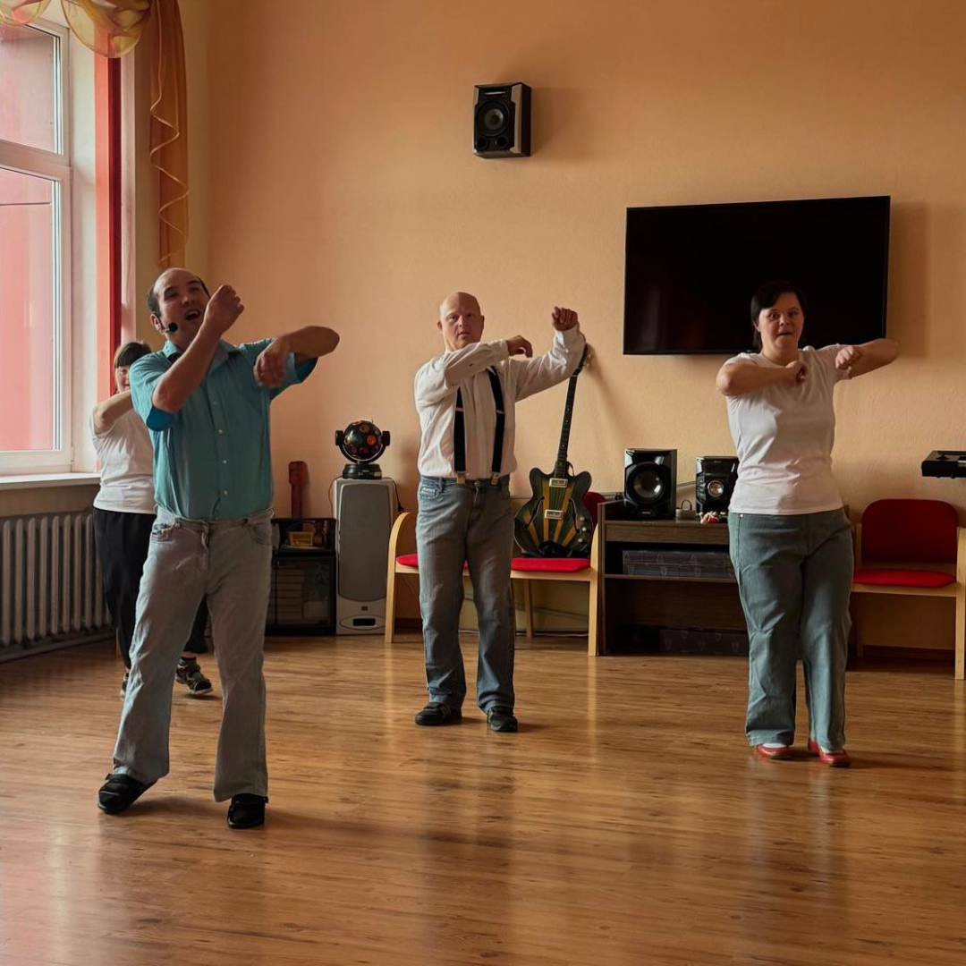 Kad zvaigznes tiekas: mūzika, radošums un prieks “Veģos”