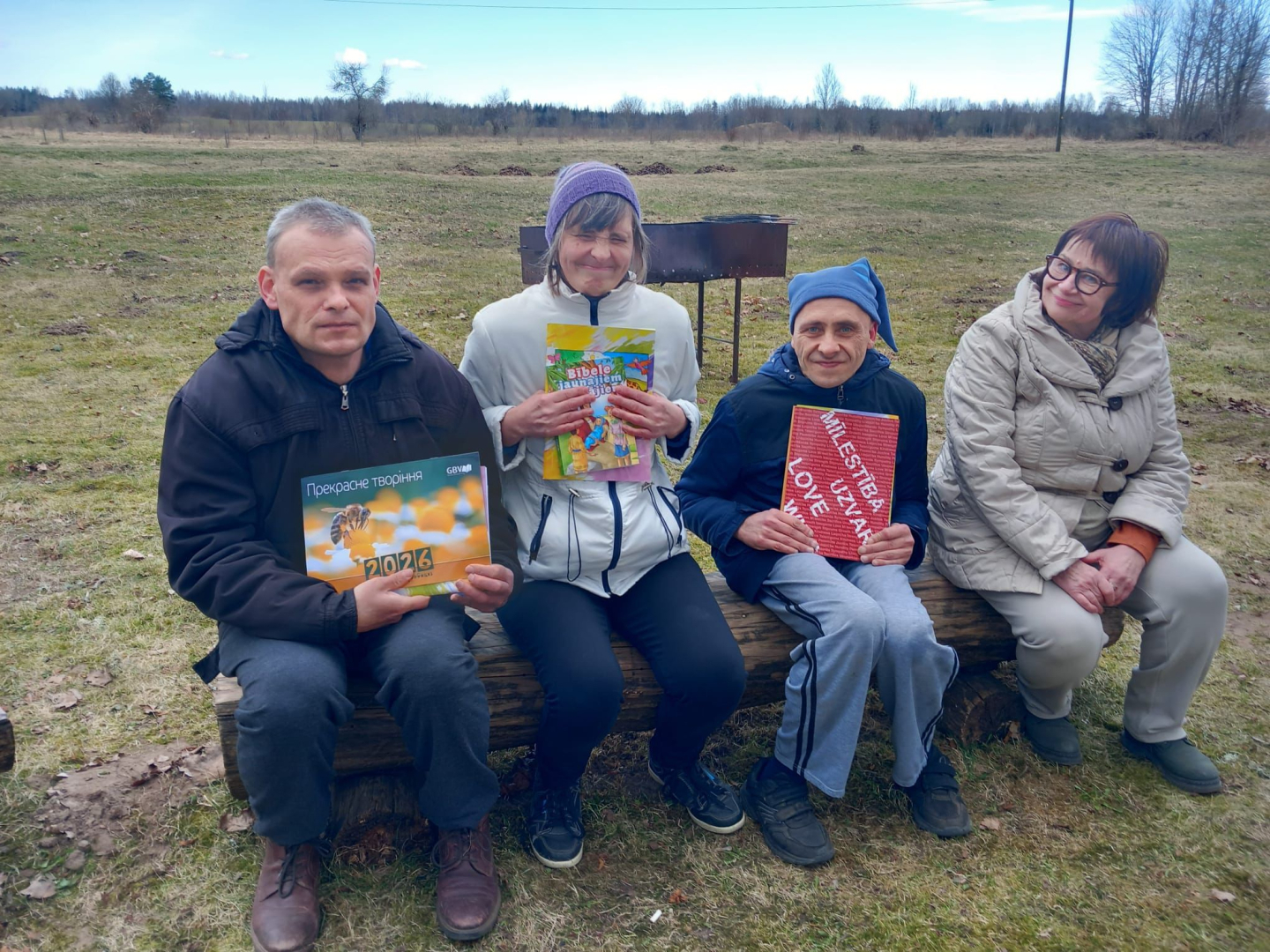 “Apstādīsim Latviju ar augļu kokiem” Veģos – kopā stādīts nākotnes prieks