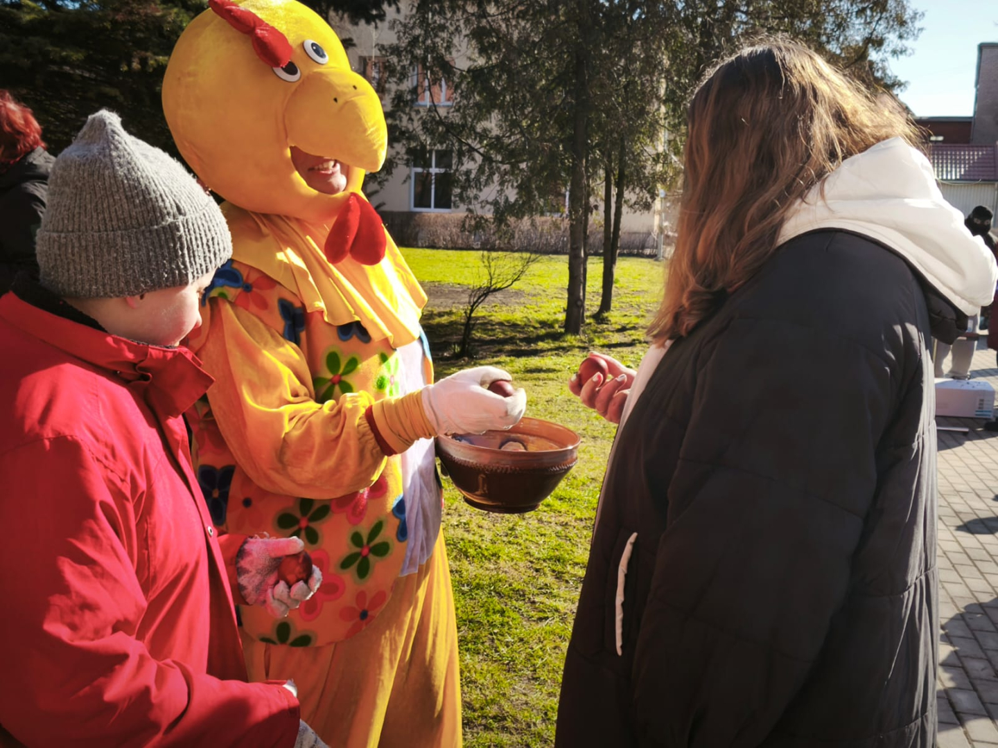Lieldienu prieks filiālē “Liepāja” – tradīcijas, rotaļas un pavasara garša