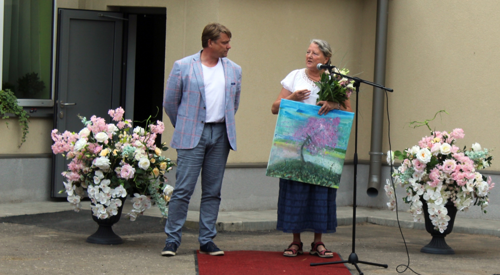 Filiāle "Liepāja" svinīgi atklāj saņemto dāvinājumu 04