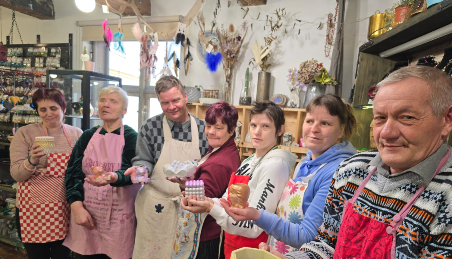 Radošs un iedvesmojošs rīts Liepājā “Gudenieku” filiāles klientiem